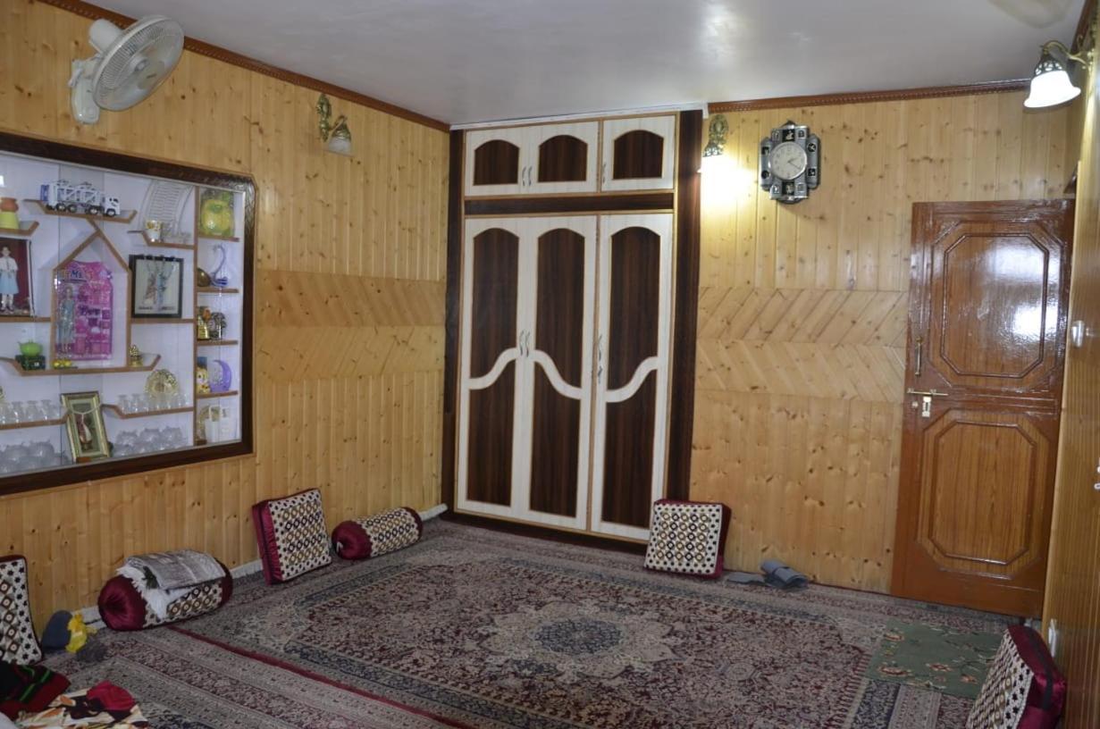 Mir Manzil Bed & Breakfast ศรีนาการ์ ภายนอก รูปภาพ