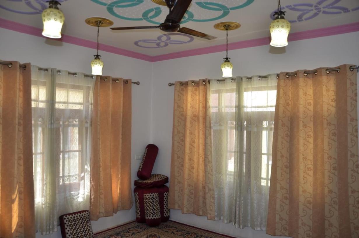 Mir Manzil Bed & Breakfast ศรีนาการ์ ภายนอก รูปภาพ