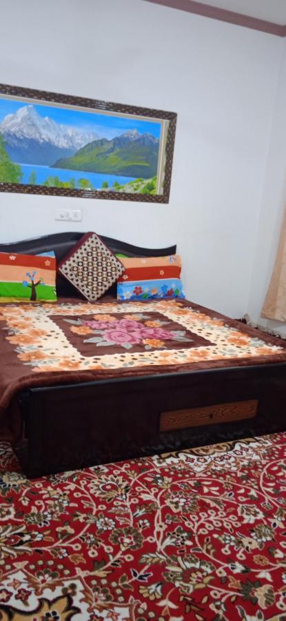 Mir Manzil Bed & Breakfast ศรีนาการ์ ภายนอก รูปภาพ